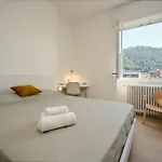 White House & Views Apartament Como